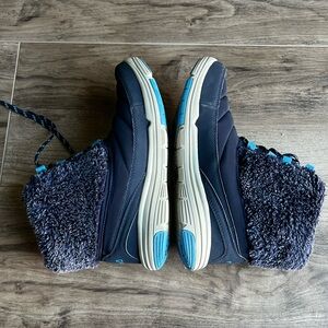 Ryka women’s cozy winter boots blue size 8 great condition